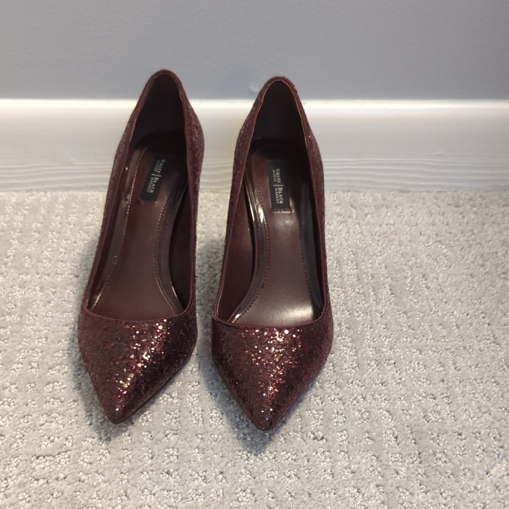 Cabernet Glitter Pumps